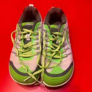 Like new Altra running shoes! Women’s size US 8. Great condition/fun green color